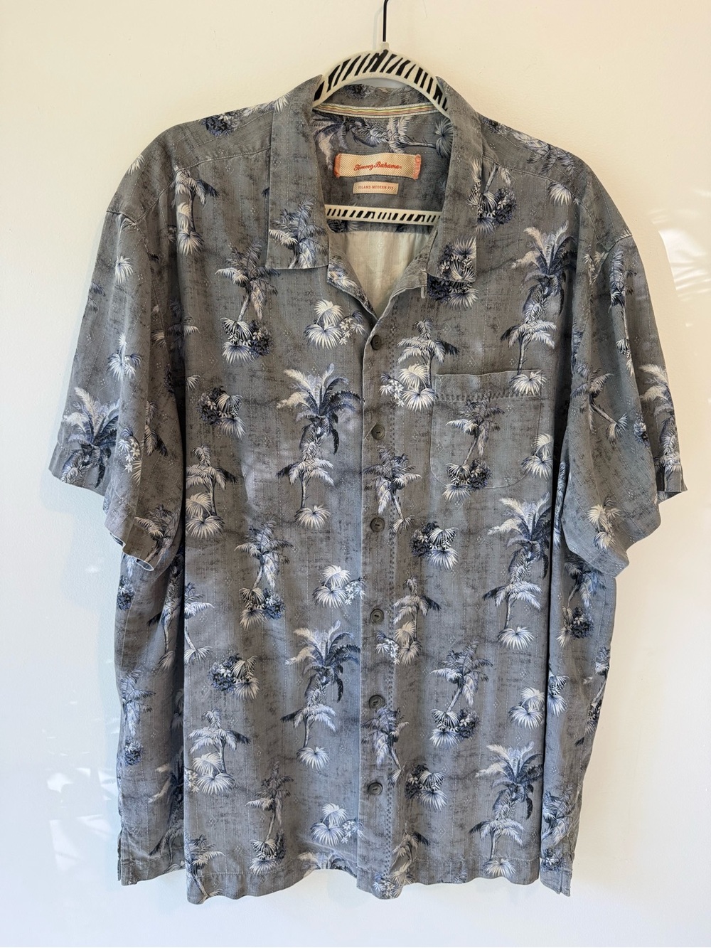 Tommy Bahama 100% Silk Hawaiian Shirt Gray Palm Tree Island Modern Fit XXL